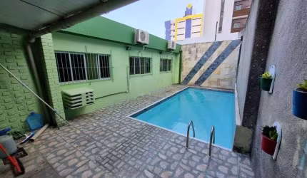Casa com 3 quartos sendo 1 suíte, em Casa Caiada.