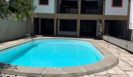 Casa com 4 quartos sendo 2 suítes, no melhor trecho de Setúbal.