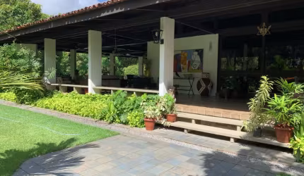 Casa a venda com 3 quartos sendo 1 suíte com closet, em Apipucos.