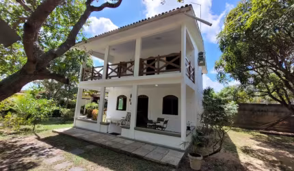 Casa duplex à venda na Praia a ver o mar em Sirinháem.