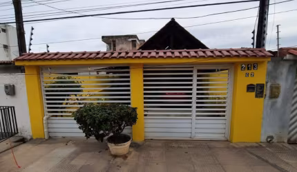 Casa à venda com 3 quartos sendo 1 suíte, em Pau Amarelo.