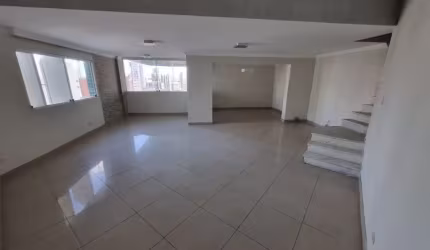 Cobertura à venda com 6 quartos sendo 4 suíte, no melhor trecho do Espinheiro.