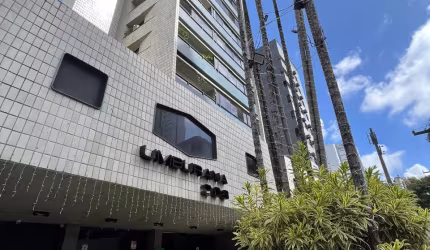 Apartamento com 4 quartos sendo 3 suítes, à venda na Tamarineira.