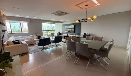 Apartamento reformado com 3 suítes à venda no melhor trecho do Rosarinho.