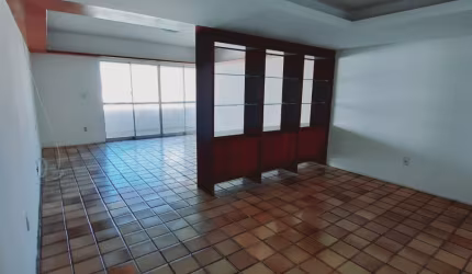 Apartamento à venda com 4 quartos sendo 1 suíte, no Espinheiro.