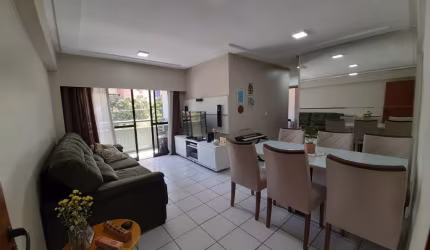 Apartamento à venda com 3 quartos sendo 1 suíte, nos Aflitos.