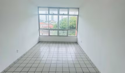 Apartamento pilotis à venda com 2 quartos, na Madalena.