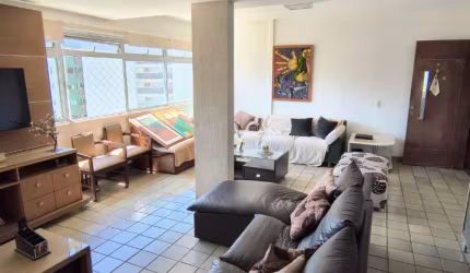 Apartamento à venda com 3 quartos sendo 1 suíte, no Espinheiro.