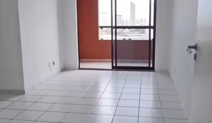 Apartamento para venda em Candelária, Condomínio Metrópoles por R$305.000,00 andar alto