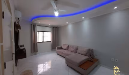 Casa à Venda em Jardim Gurilandia, Taubaté - SP