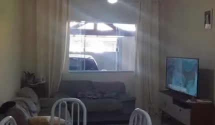 Casa à Venda em Parque Urupês, Taubaté - SP