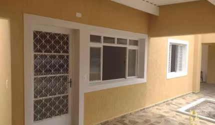 Casa à Venda em Parque São Cristóvão, Taubaté - SP