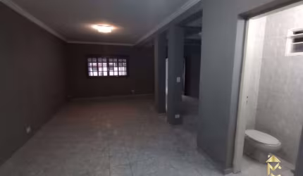 Sobrado à Venda em Jardim Bela Vista, Taubaté - SP