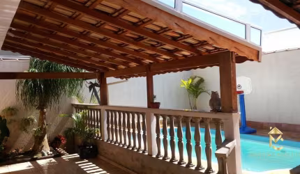 Sobrado à Venda em Monte Belo, Taubaté - SP