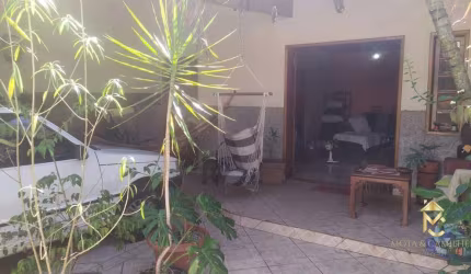 Casa à Venda em Centro, Taubaté - SP