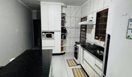 Casa à Venda em Barreiro, Taubaté - SP