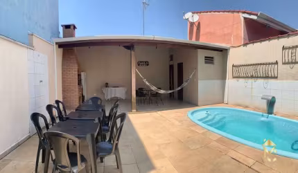 Casa em condomínio à Venda em Parque Esperança, Taubaté - SP