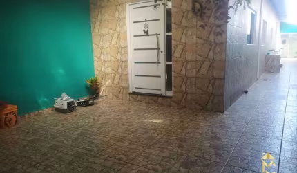 Casa à Venda em Residencial Estoril, Taubaté - SP