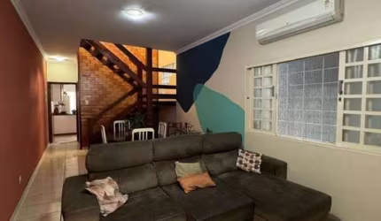 Sobrado com 3 quartos á venda no Bairro Estiva, Taubaté.