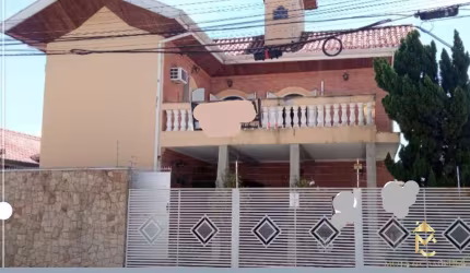 Casa para locação em via pública em Taubaté.