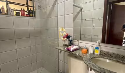 Vendo Apartamento Terreno com corredor.