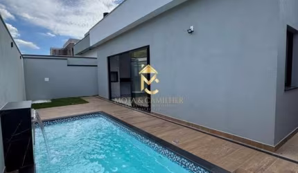 Vendo maravilhosa casa térrea com piscina em condomínio fechado.
