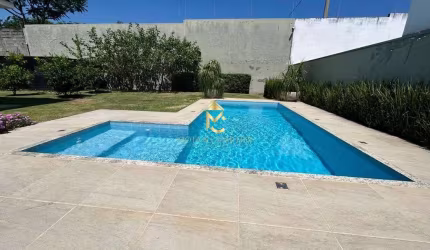 Casa térrea com piscina para Venda ou Locação em condomínio