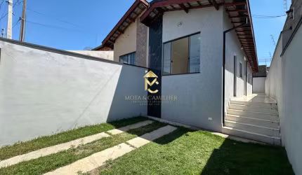 Casa nova à venda em via publica no continental.