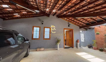 Casa com piscina disponível para venda em Taubaté.