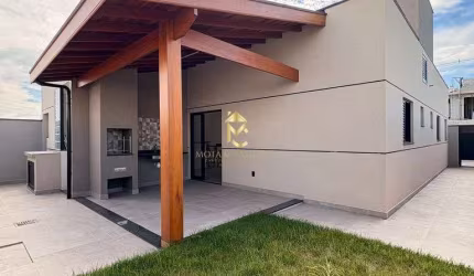 Casa térrea com 3 dormitórios sendo 1 suíte e com área gourmet à venda.