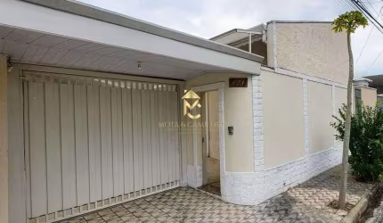 Casa com piscina à venda em condomínio privilegiado na independência.