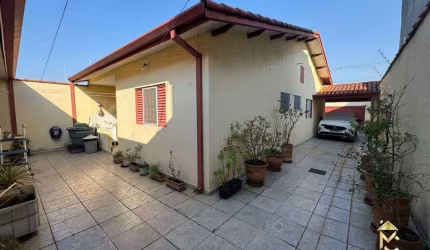 Casa à Venda em Residencial Novo Horizonte, Taubaté - SP