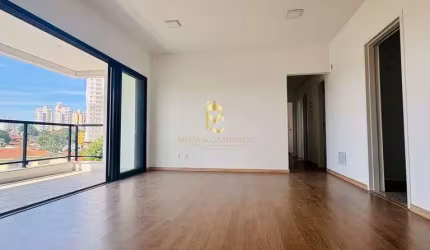 Apartamento com sacada à venda em Taubaté.