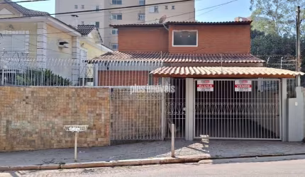 EXCELENTE SOBRADO LOCALIZADO PRÓXIMO AO COLÉGIO PORTO SEGURO 275,0M² 4 QUARTOS, 1 SUÍTE, 4  GAR.