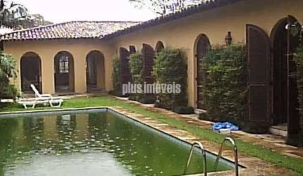 Casa com 8 Quartos 4 Suítes 4 Vagas no Morumbi!!!