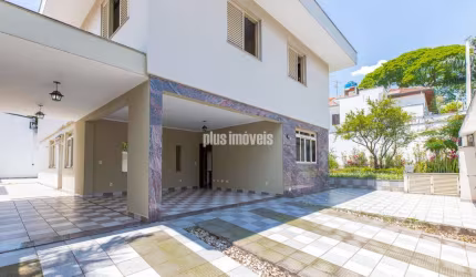 Casa  Assobradada 4 Dormitórios 2 Suítes 6 Vagas em Moema
