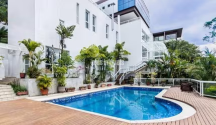 JARDIM VITÓRIA RÉGIA  1430,0M²AC - 2.953,0M² DE TERRENO06 SUÍTES, 10 VAGAS