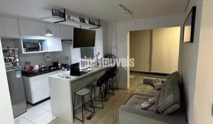 Apartamento Mobiliado em excelente estado com 2 quartos (1suíte)
