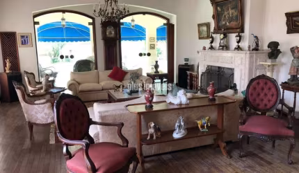 Casa com vários ambientes e muito espaço no Jd Guedala