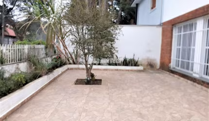 EXCELENTE SOBRADO NO CAXINGUÍ! CONSERVAÇÃO 100% . APROVEITE!