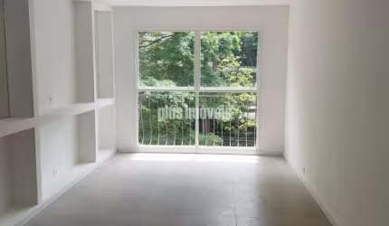 APARTAMENTO BEM LOCALIZADO, ACONCHEGANTE E ILUMINADO NO MORUMBI