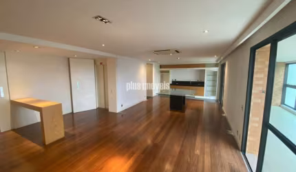VILLAGGIO PANAMBY -  192,41M²AU  3 SUÍTES - 4 GAR, DEPÓSITO - TERRAÇO GOURMET VOLTADO PARA O BOSQUE.