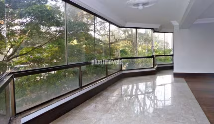 PRÓXIMO A ESCOLA GRADUADA 487,0,0M² 4 SUÍTES, 5 GARAGEM -