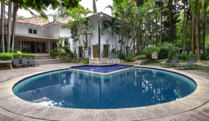 Real Parque 1.100,0m² Área Construída - 2.000,0m² Áre de Terreno 5 Suítes - 6 Garagem, Piscina