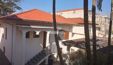 CASA TÉRREA NA VILA GUARANI EM ÓTIMA LOCALIZAÇÃO.