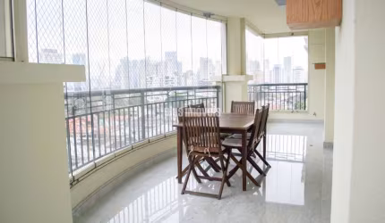 Apartamento com 3 Quartos e 3 banheiros para venda, 200 m²