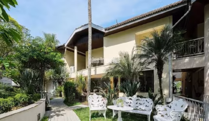 Casa em condomínio maravilhoso com apenas 4 casas com área (de 2500 m2