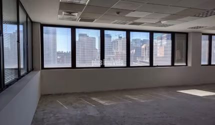 CONJUNTO COMERCIAL NA CHÁCARA SANTO ANTÔNIO