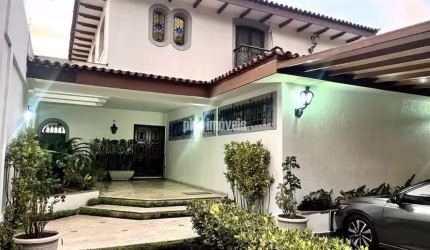 Casa de Condomínio com 5 Quartos para alugar, 430m² - Butantã
