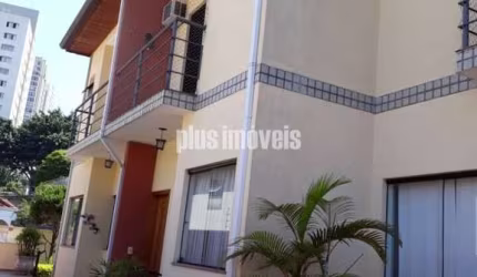 Casa Triplex com 3 Quartos e 2 banheiros à Venda, 200 m²- Saude